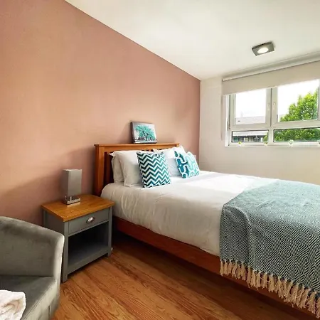 Tom Place In Mile End - 2 Double Beds, 1 Bunk Bed, Max 6, Spacious, Ideal For Families London Exterior photo